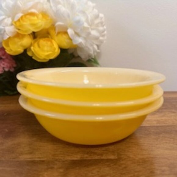 Vintage Phoenix Sprayware Yellow Glass Bowls Set British MCM Opaline Mixing Bowl - Picture 1 of 9